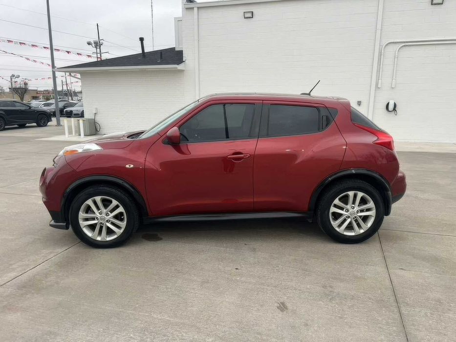 Nissan Juke SV      2013