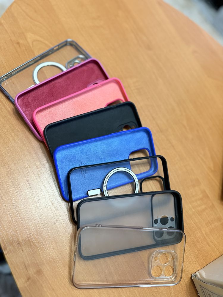 Чехлы на iPhone 13 Pro