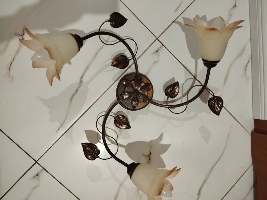 Żyrandol trujramienny