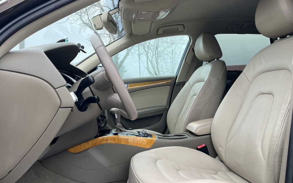 Audi A4  2010 рік