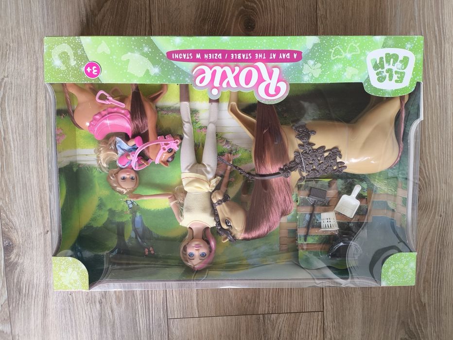 Lalki z konikami "dzień w stajni"