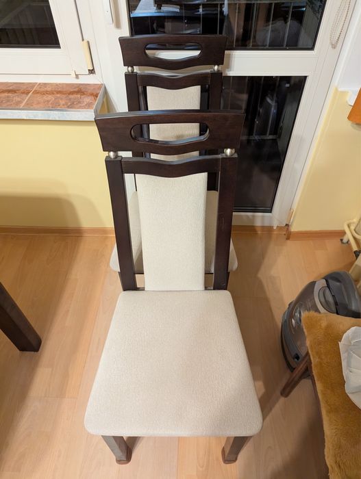 Piekny zestaw jadalniany Stół rozkładany z 4 krzesłami