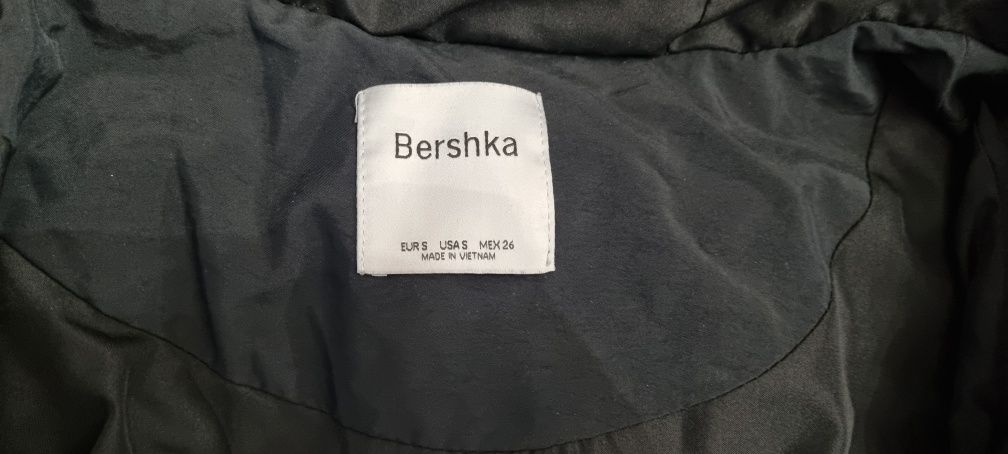 Kurtka puchowa Bershka