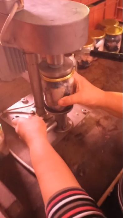 Закаточний станок для 0.5 банок