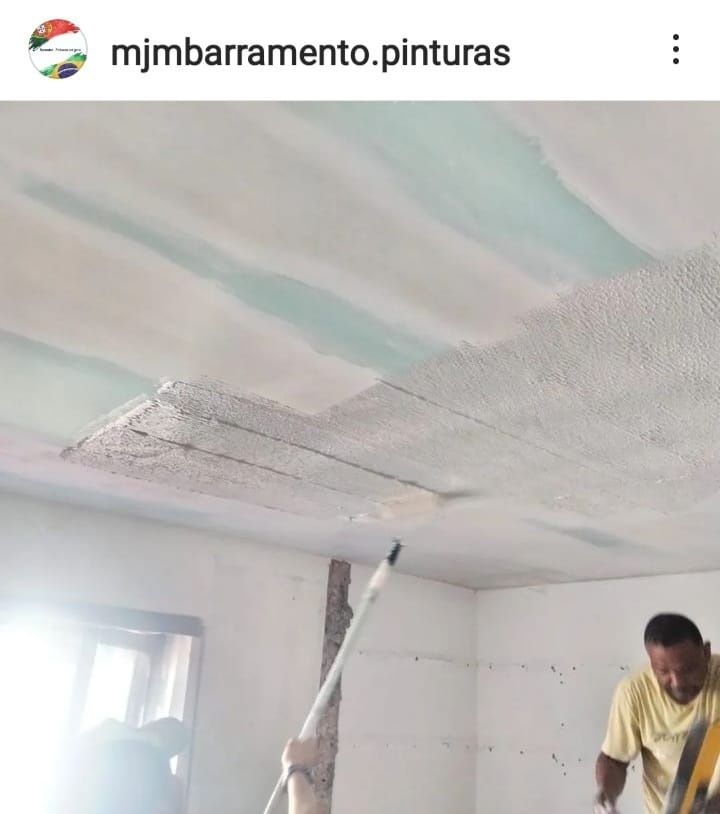 Serviços de barramentos pinturas e aplicação de papel de parede.