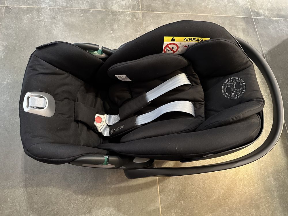 Автокрісло Cybex Cloud Z2 i-Size Deep Black