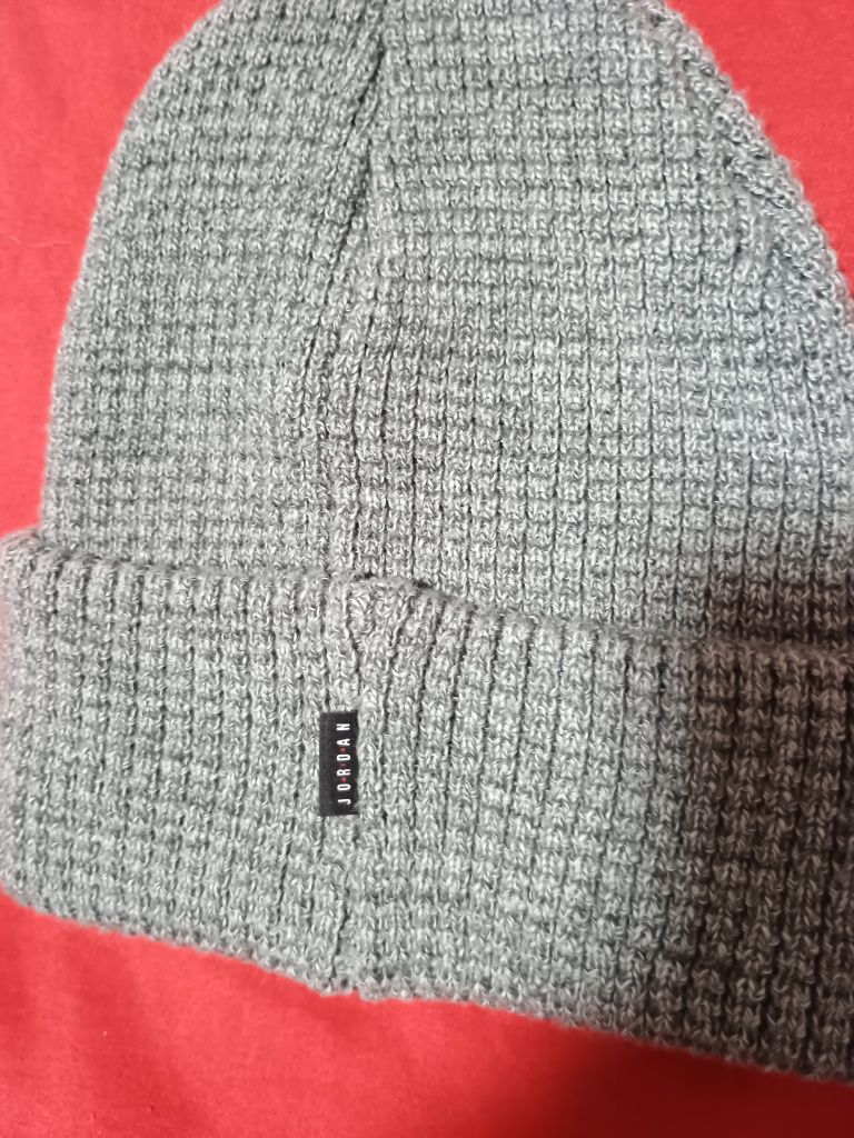 Шапка чоловіча сіра  jordan beanie utility metal jm dm8272-091, nike