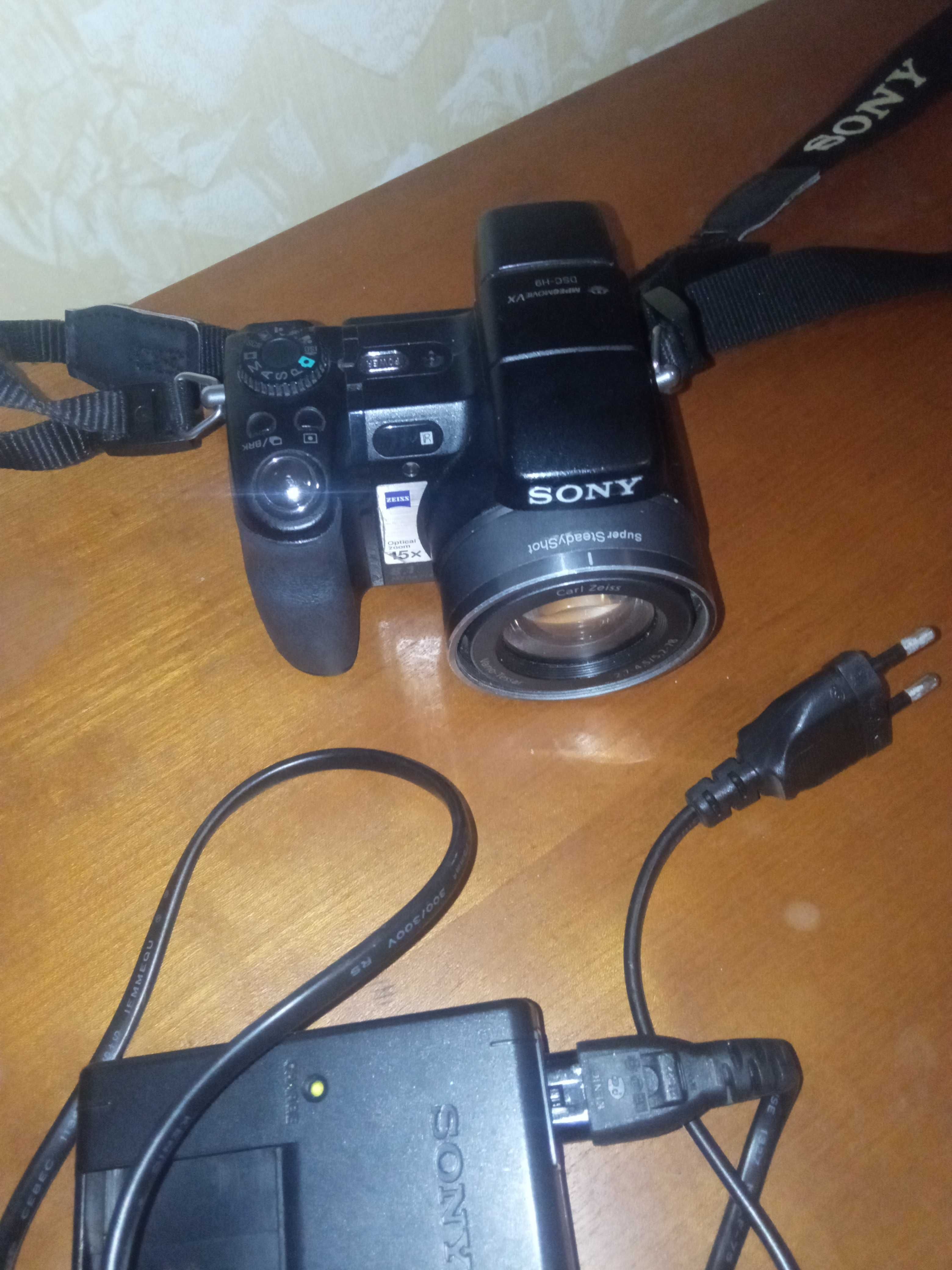 Máquina Fotográfica Sony Cyber Shot DSC-H9