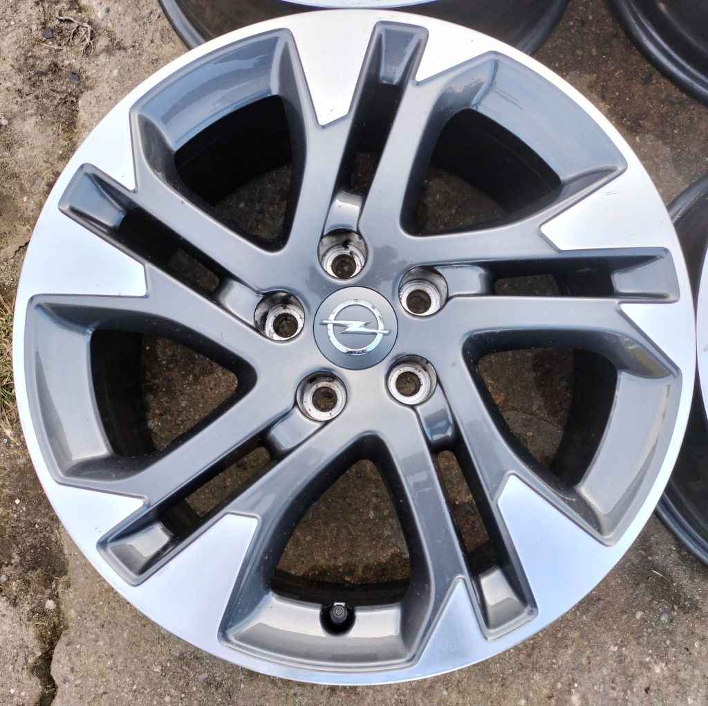 Felgi aluminiowe Vivaro Zafira Partner Jumpy Scudo Proace 7x17 ET46 5x