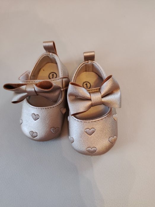 Черевички для дівчинки