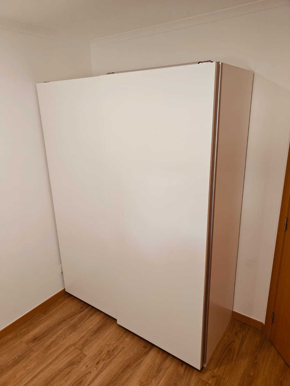 Roupeiro IKEA Pax + Hasvik