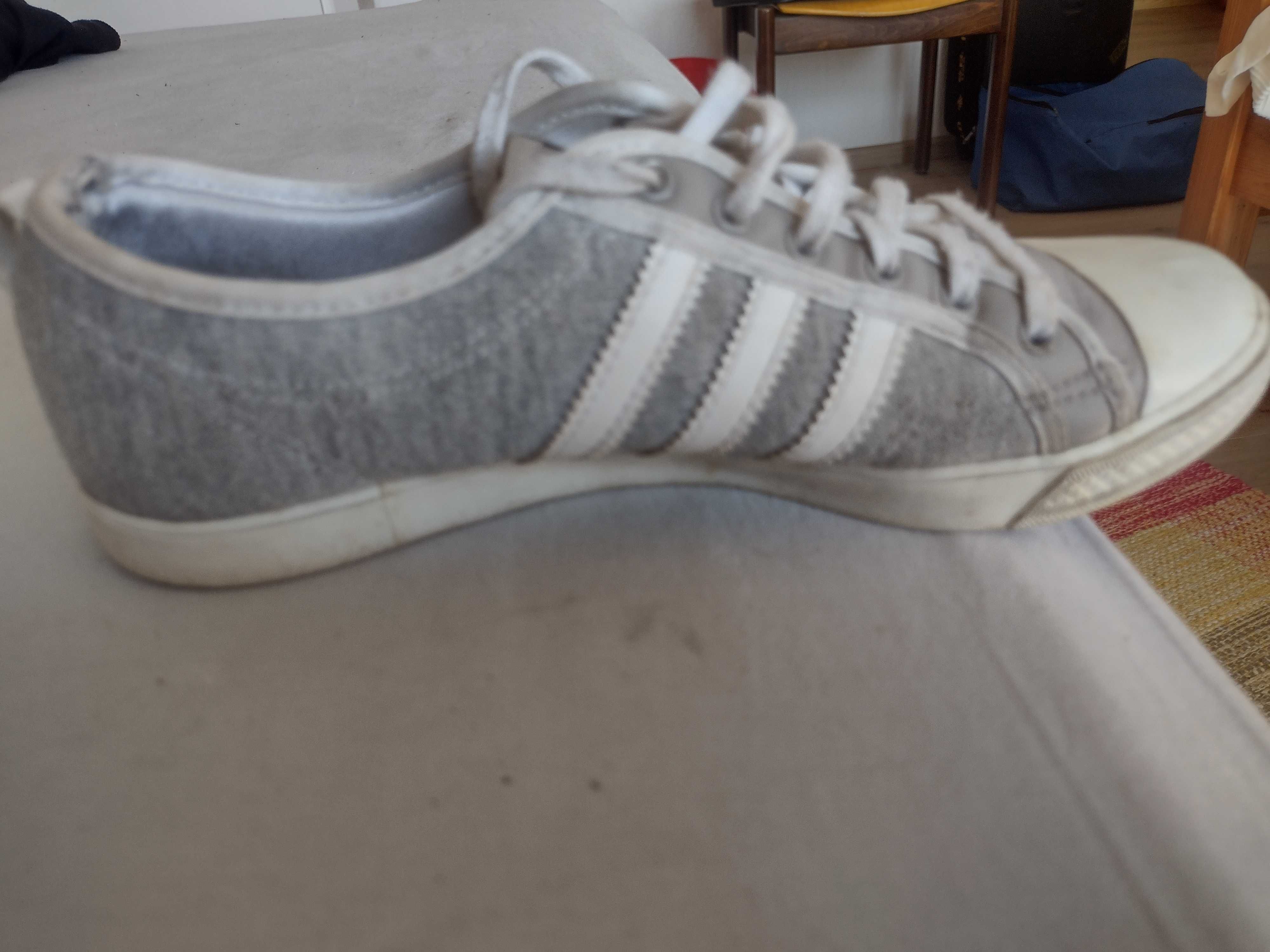 Buty sportowe marki Adidas . Rozmiar 38 i 2 /3