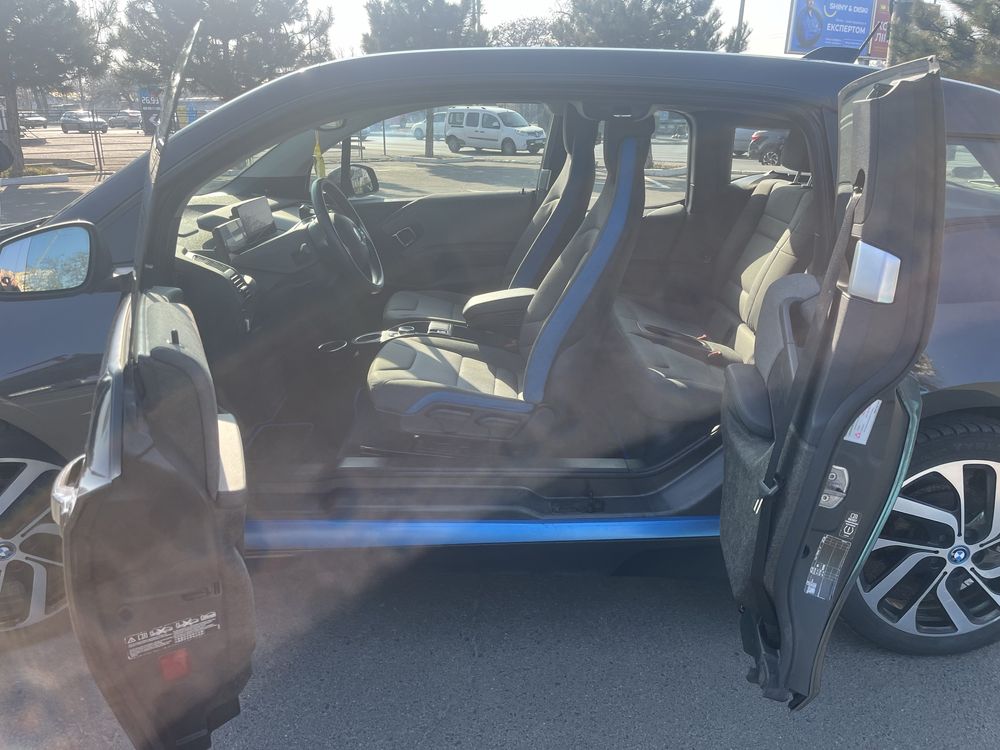 Продам BMW I3