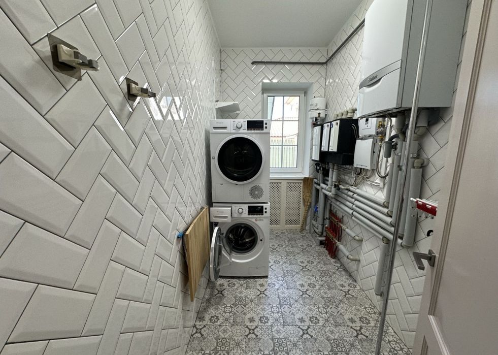 Оренда сучасного нового будинку! Підвал! Баня! Бассейн! Море!