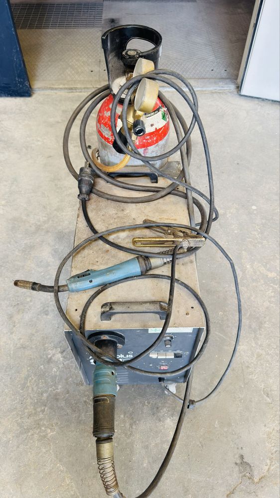 Maquina de soldar semiautomatica !