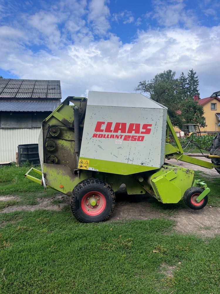 Claas rollant 250