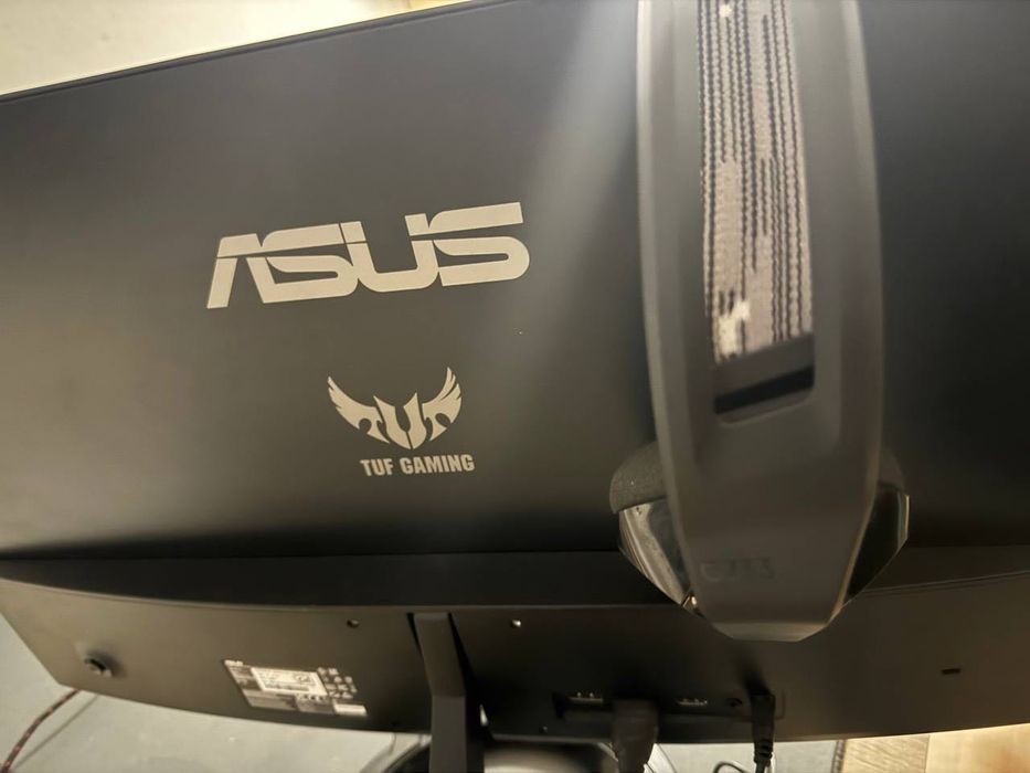 Komputer gamingowy i5-10400F / RTX 2060 / 16 GB RAM + monitor itp