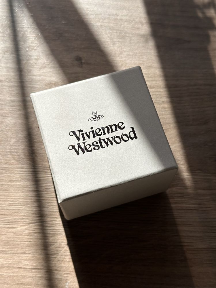 Vivienne Westwood підвіска