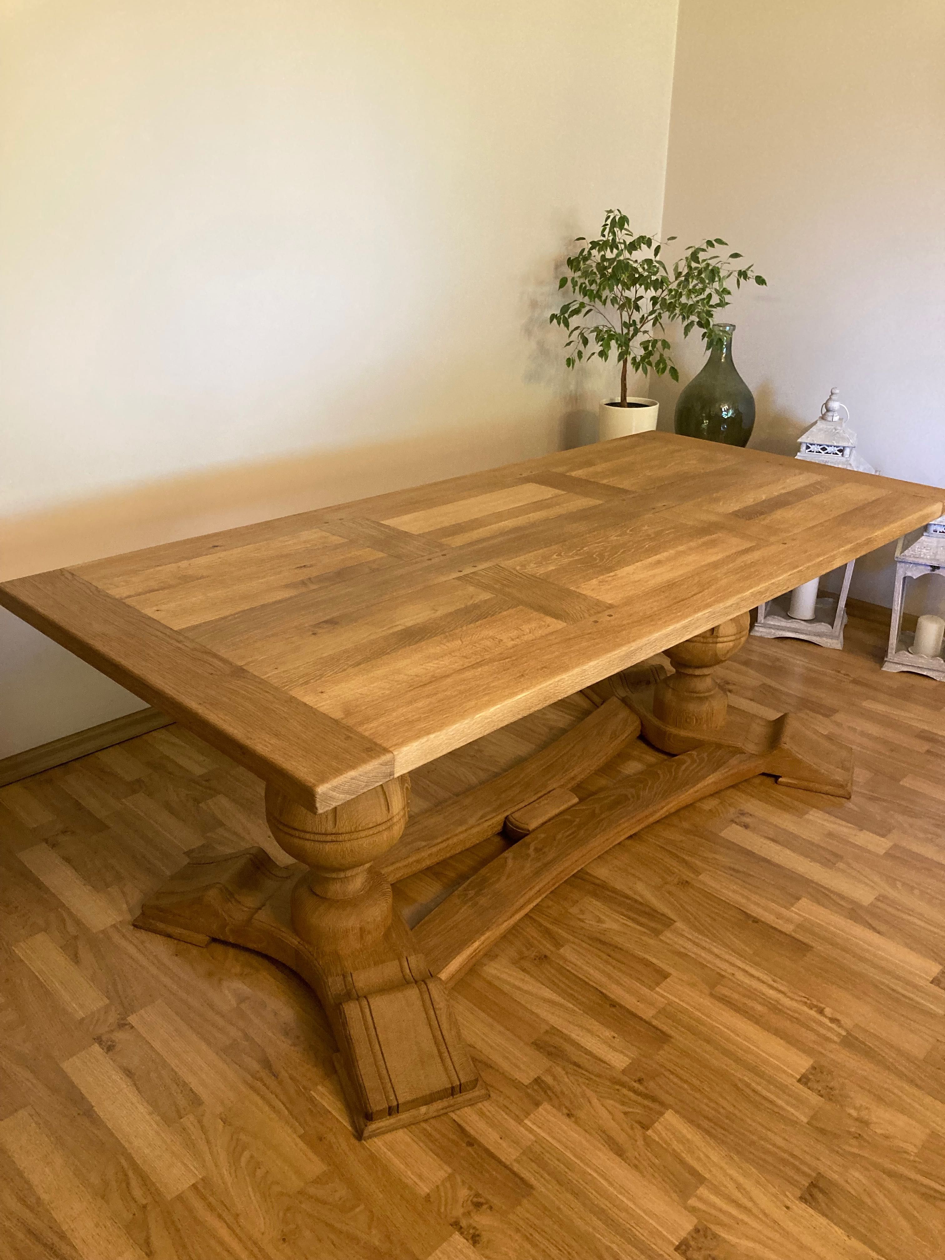 Dębowy stół klasztorny