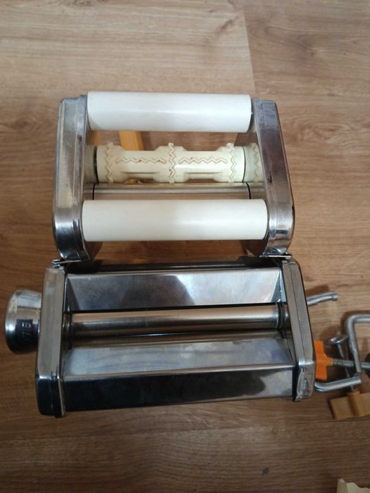 Машинка для раскатки теста и равиоли Ravioli Maker 2 в 1