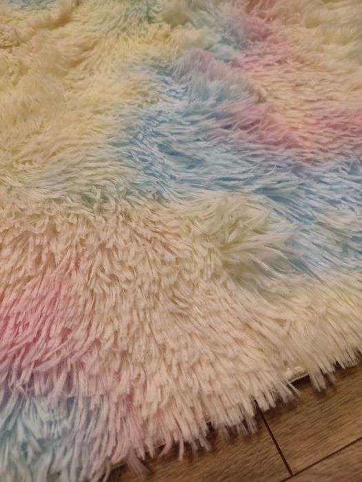 Nowy tęczowy dywan puszysty 100x150