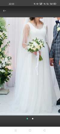 Біле айворі весільне плаття в стилі мінімалізм бохо, стильне ніжне