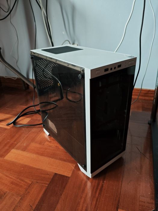 Pc | Torre Gamer Ryzen 7 2700 8GB + Disco 512GB + Gráfica Nvidia roda