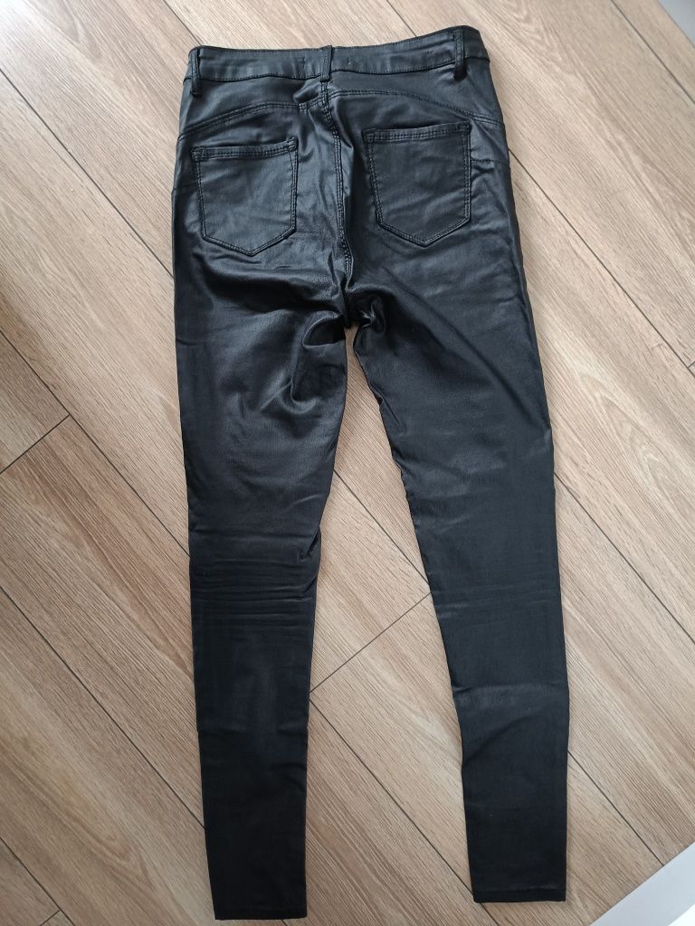 Spodnie woskowane czarne r. 36