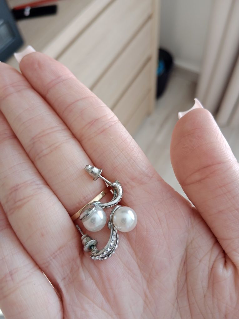 Eleganckie srebrne kolczyki z perełkami h&m
