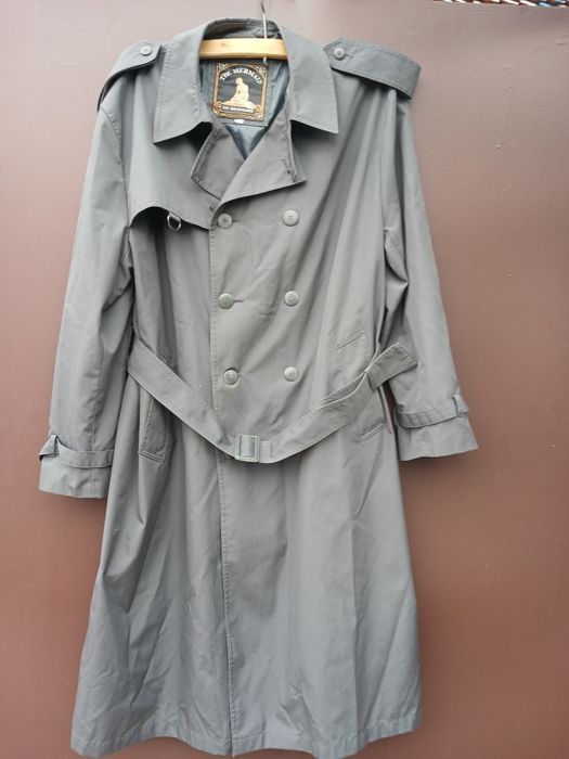 Плащ чоловічий в гарному стані