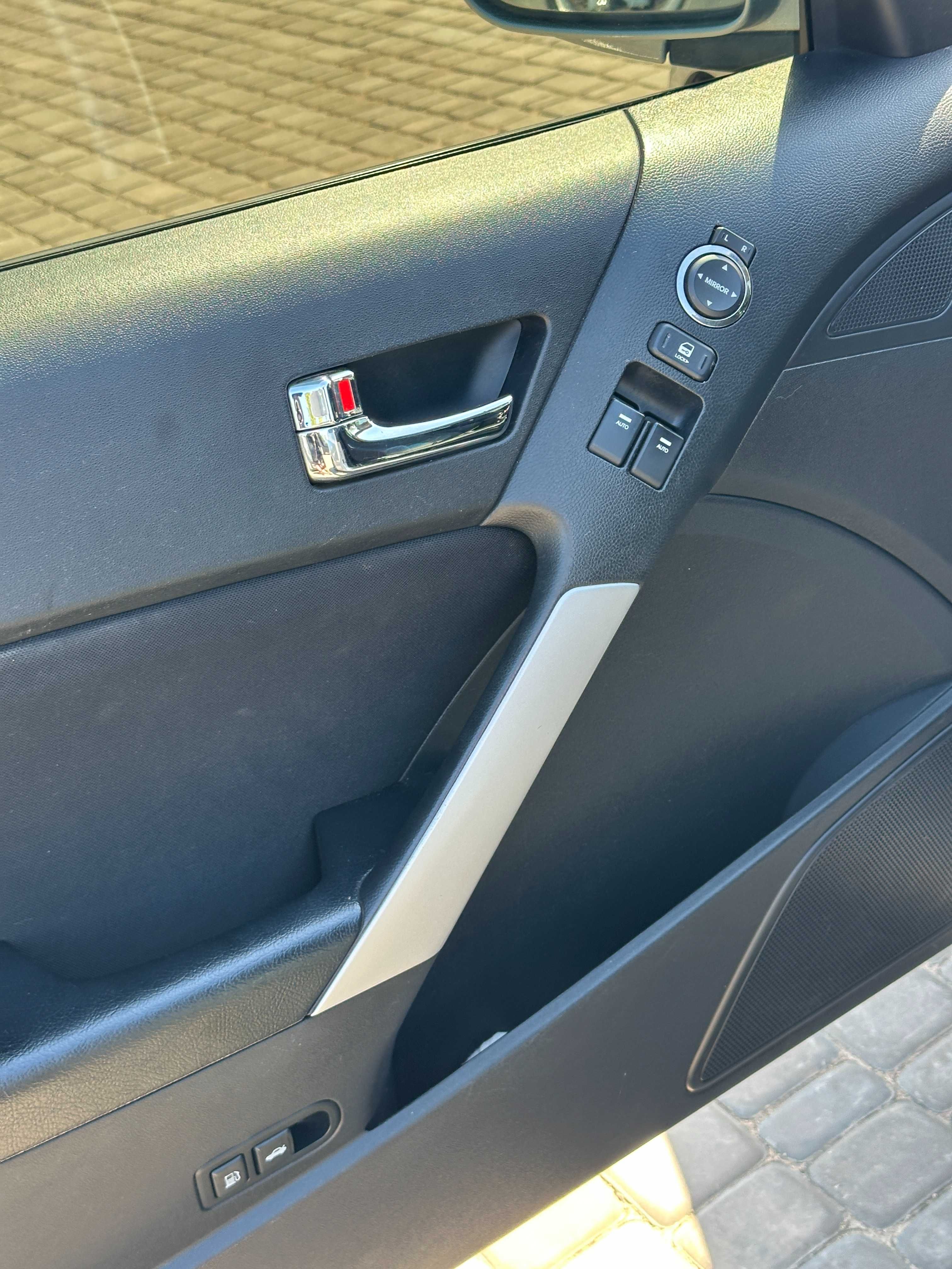 Продам Hyundai Genesis 2010 рік можлива розстрочка,кредит,обмін!