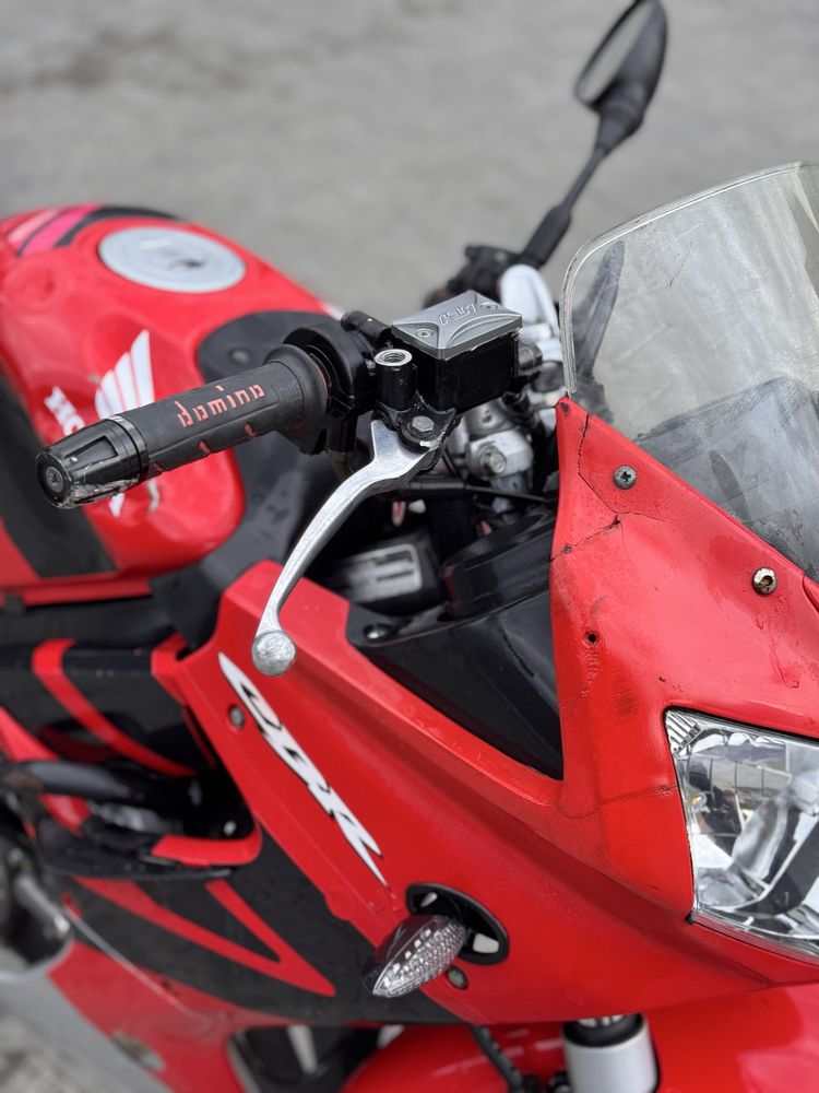 Продаю мотоцикл Honda CBR125 R