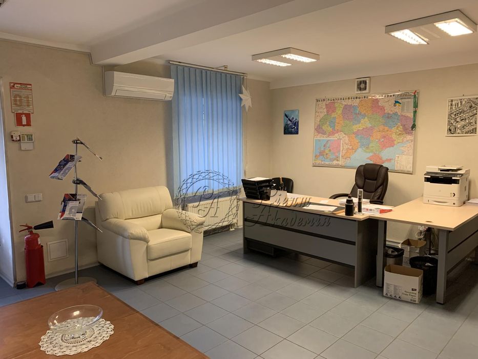 Сдам офис в многоквартирном доме Київ, Роллана Ромена бул.