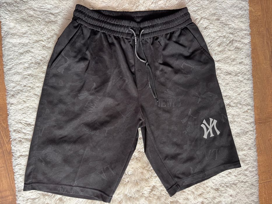 Krotkie Spodenki New York z ladnym logo 3d