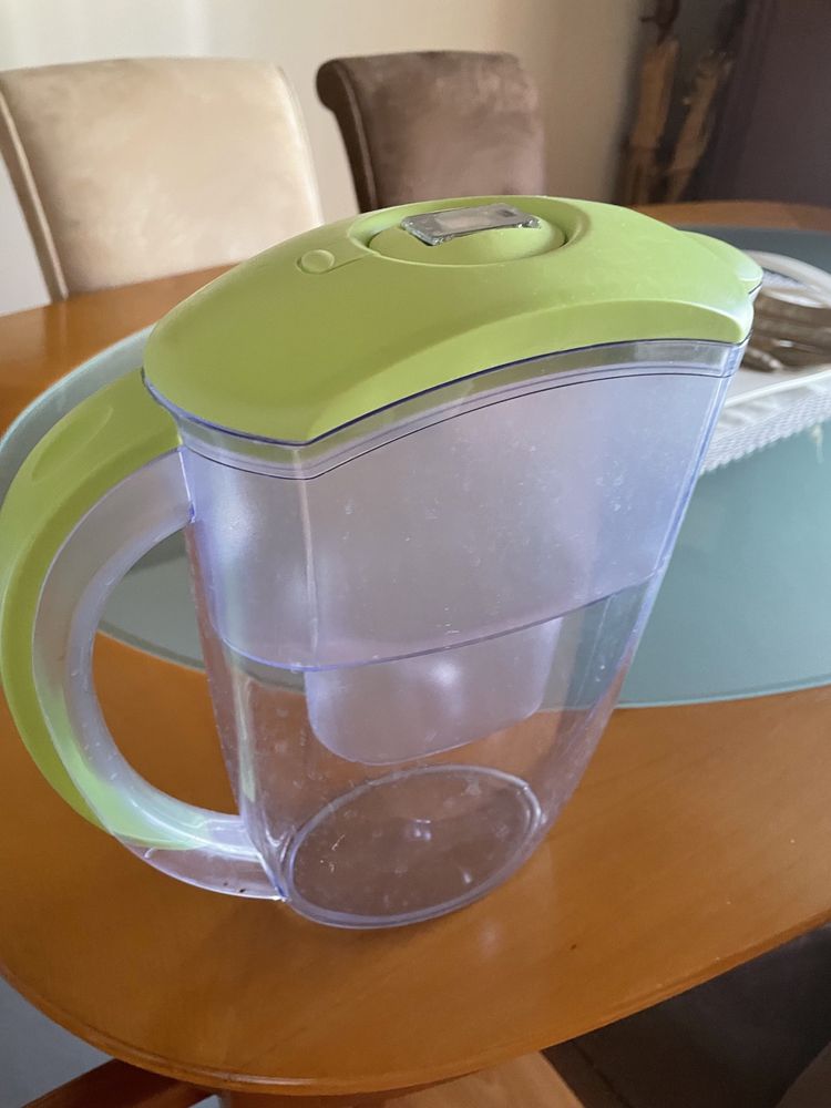 Jarro de filtra água inclui 2 filtros novos (Equivalente Brita)
