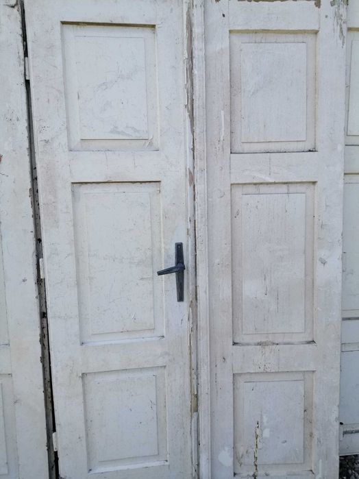 Drzwi drewniane używane