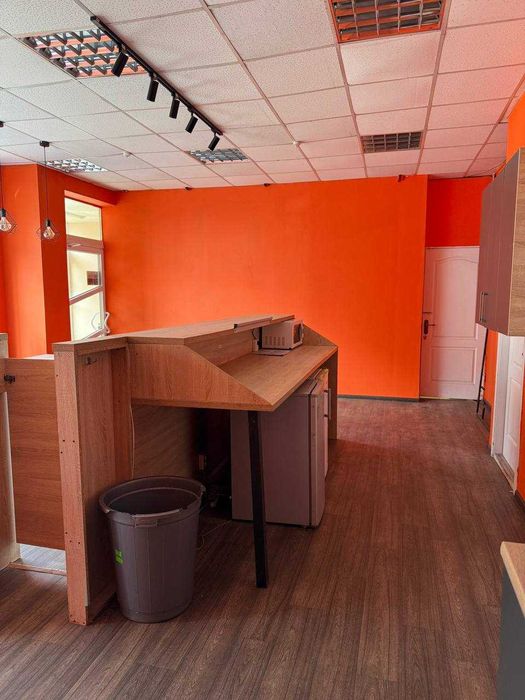 Сдам помещение 60 кв. м  по красной линии, мкрн. Солнечный 7г.