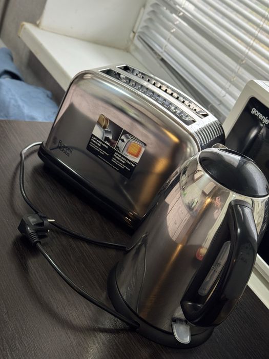 Тостер и чайник Russell Hobbs
