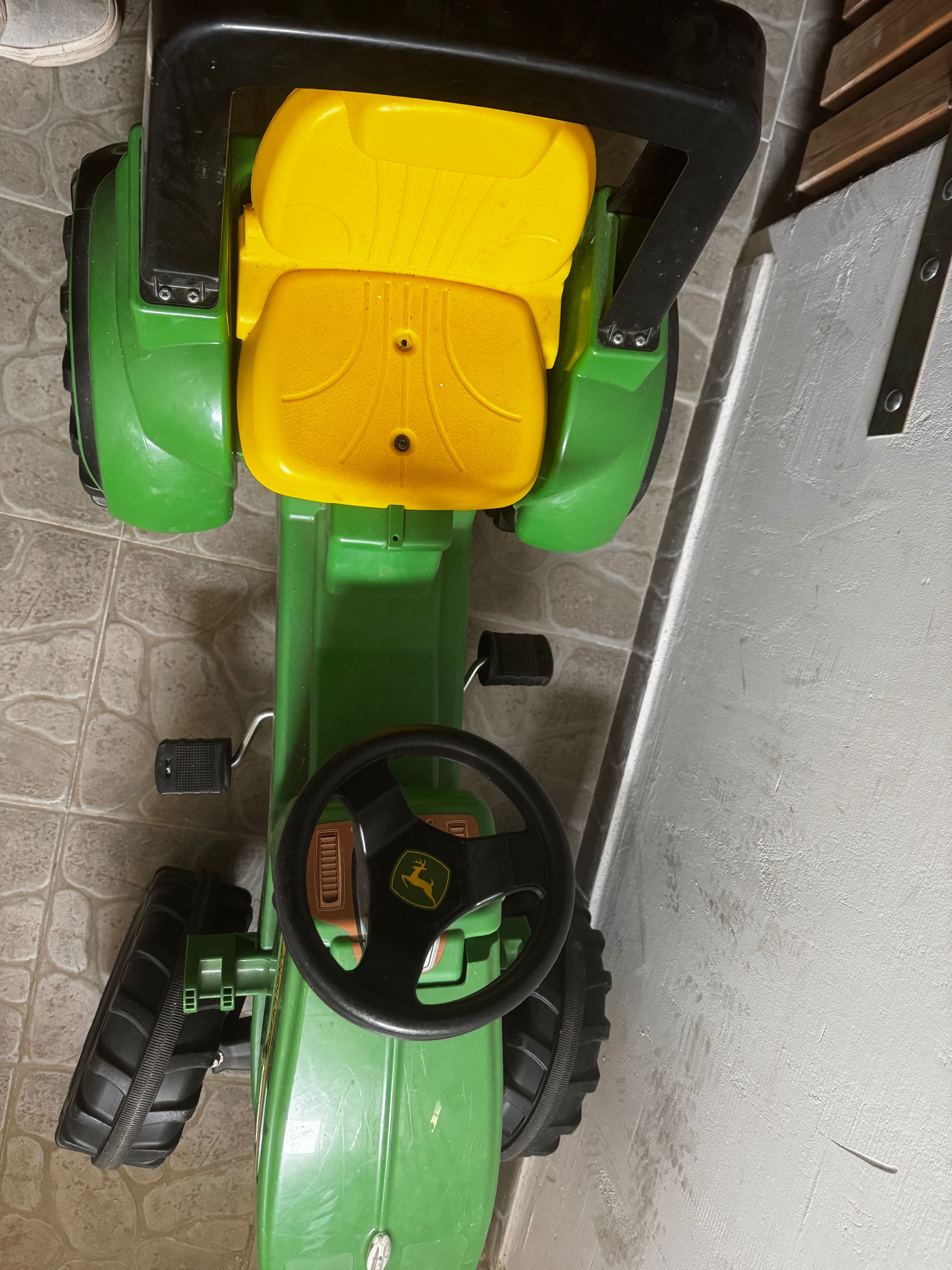 Traktor na pedały z przyczepą John Deere. OKAZJA!
