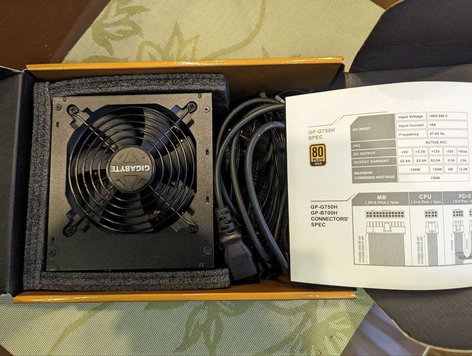 Блок живлення GIGABYTE B700H 700W BRONZE 80PLUS Certified