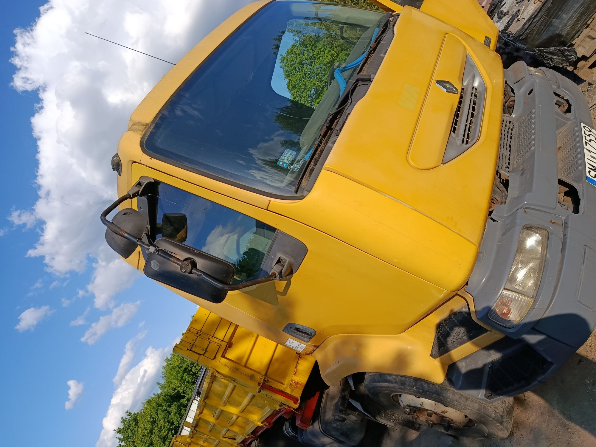 Wywrotka Renault midlum 2004 rok