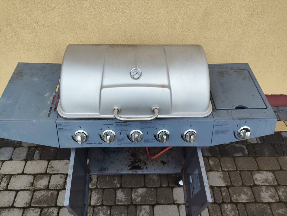 Grill gazowy stan dobry . Sprawny