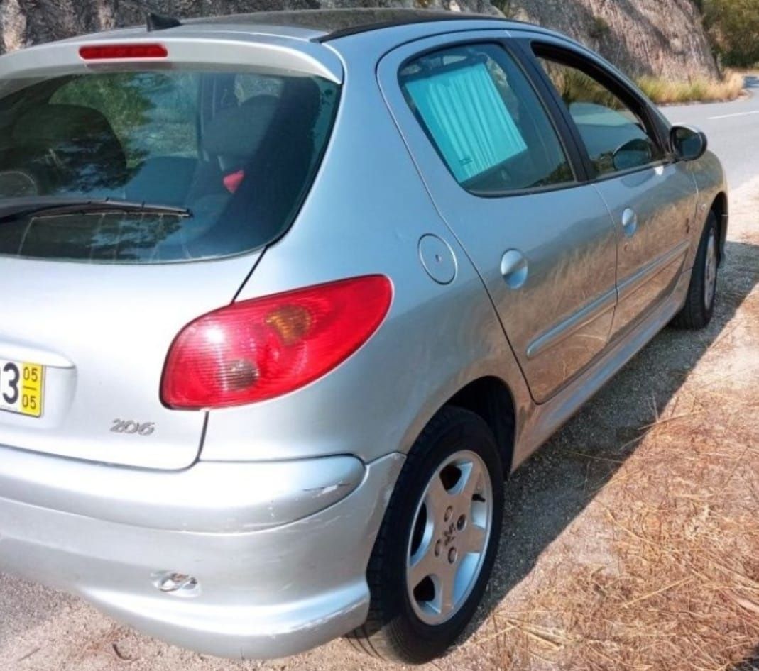 Peugeot 206 blacksilver 140 mil