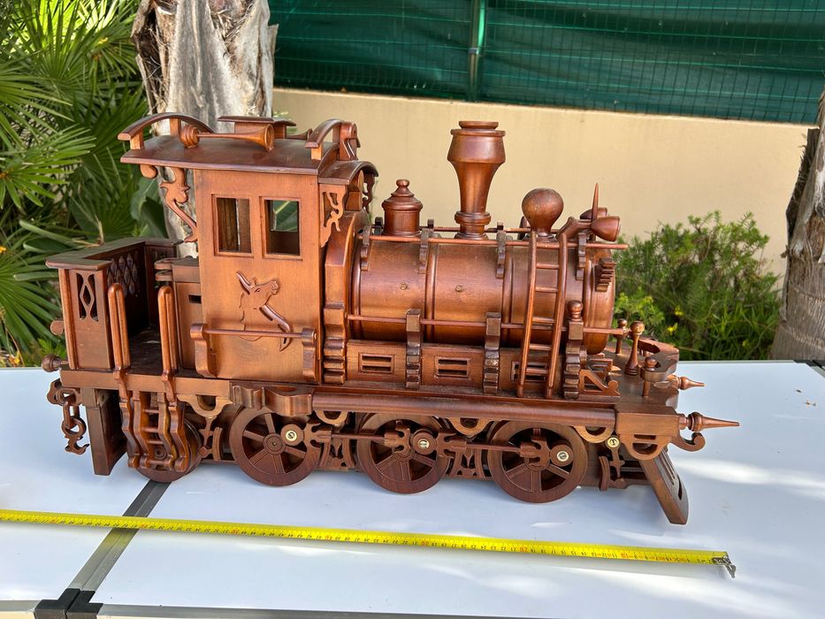 Linda e Única feita à mão na Tailândia. BAR Teak