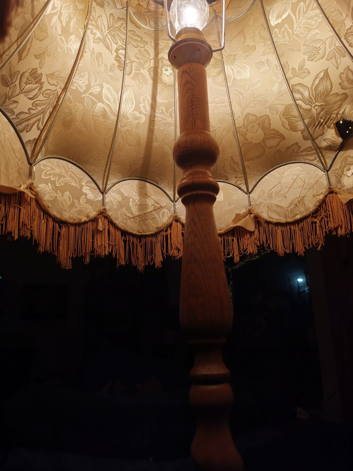 Stara, oryginalna lampa stojąca noga dębowa