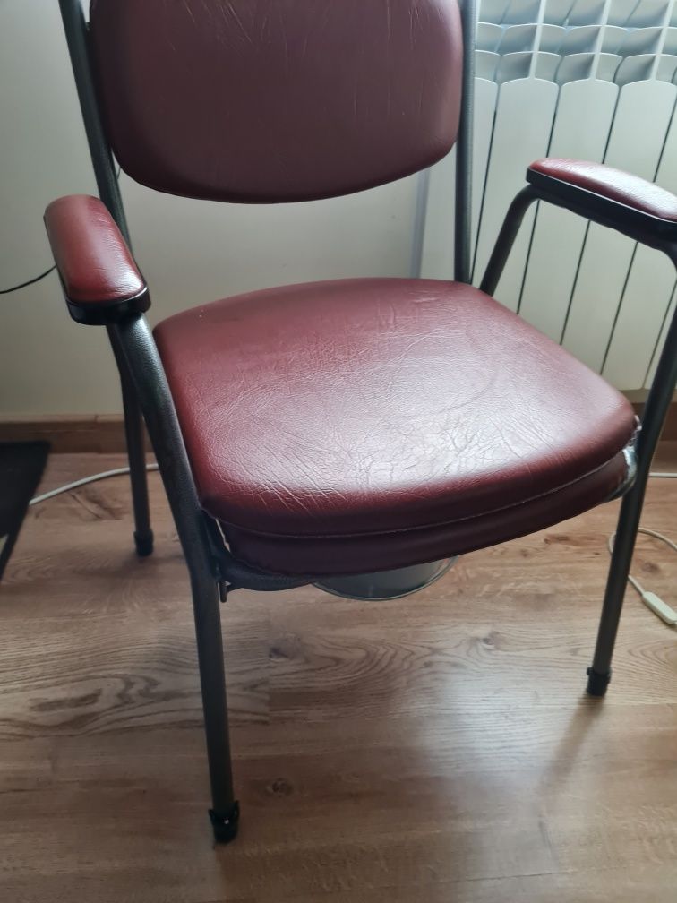 Krzesło toaleta dla niepełnosprawnych. Cena z wysyłką.