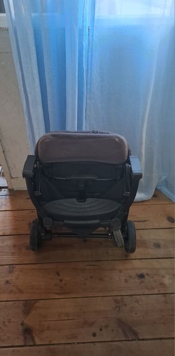 Cadeira de passeio de criança em bom estado