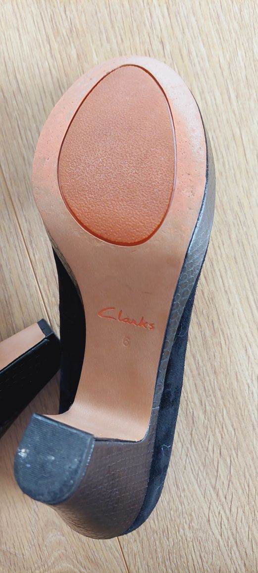 Clarks na słupku wężowe i zamsz 6 _ 39,5