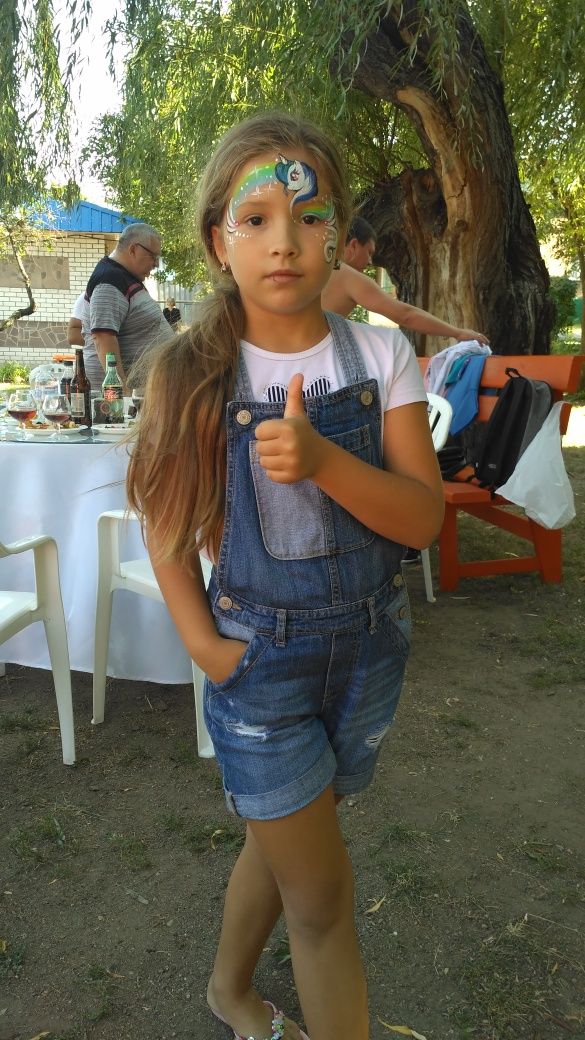 Джинсовый комбинезон с шортами на девочку 6-8 лет