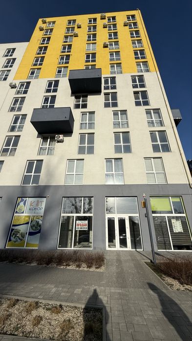 Продаж фасадного приміщення 168 м2 ЖК Ріел Сіті вул. Рудненська